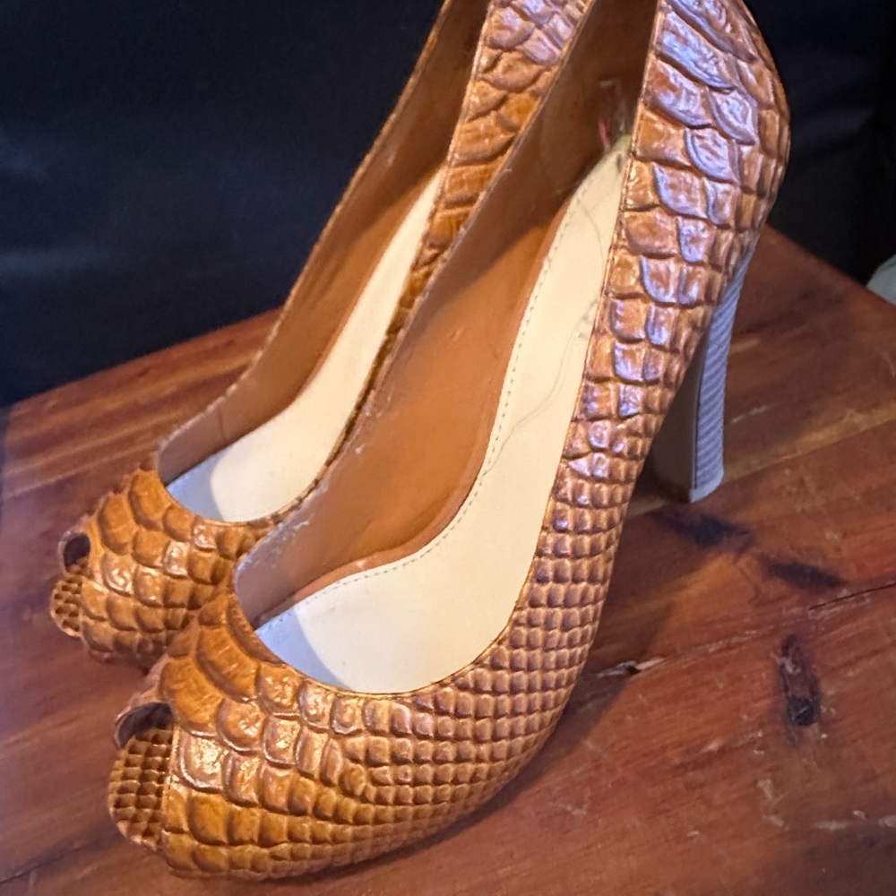 Nine West Women's Tan Peep-Toe Textured High Heels - Picture 3 of 7
